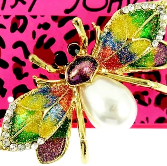 Gold plated Crystal rainbow pearl Bee brooch - Picture 6 of 13